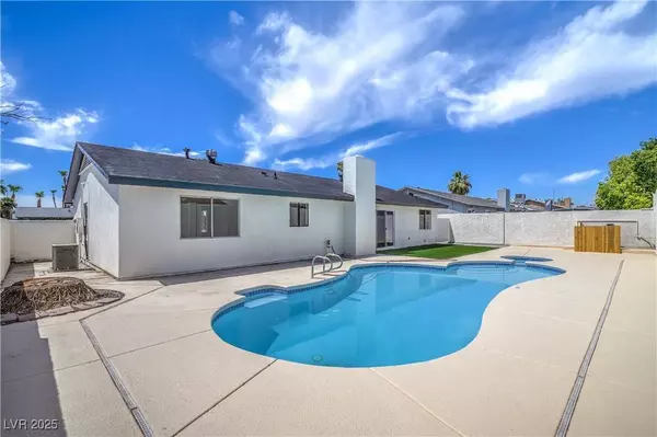 4742 El Tesoro AVE, Las Vegas, NV 89121