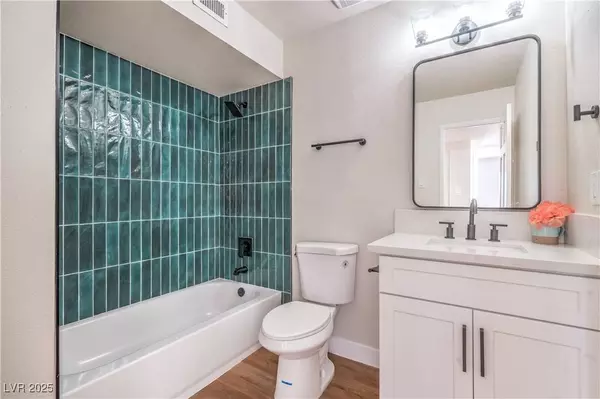 4742 El Tesoro AVE, Las Vegas, NV 89121