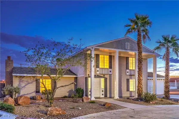 7477 Ullom DR, Las Vegas, NV 89139