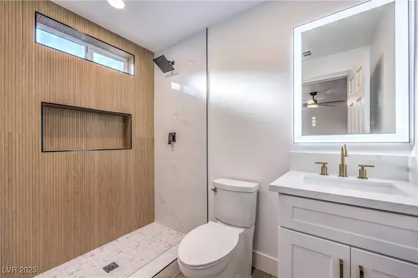 1027 Laurel AVE, Las Vegas, NV 89104