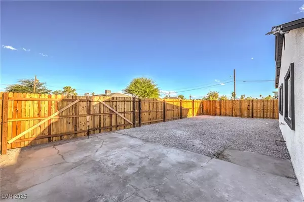 1027 Laurel AVE, Las Vegas, NV 89104