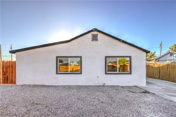 1027 Laurel AVE, Las Vegas, NV 89104