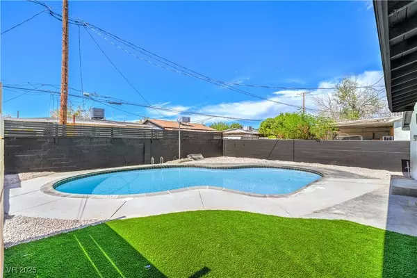 121 N 20th ST, Las Vegas, NV 89101