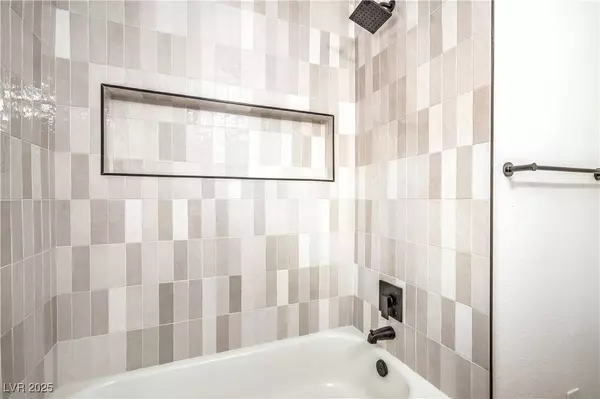 121 N 20th ST, Las Vegas, NV 89101