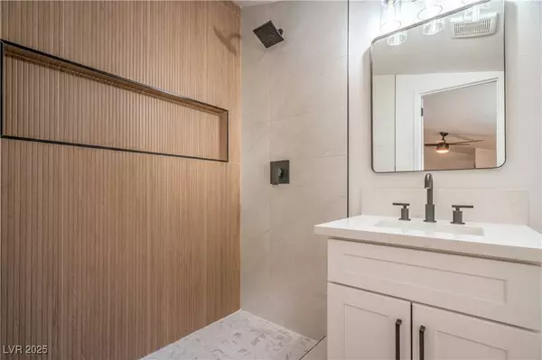 121 N 20th ST, Las Vegas, NV 89101