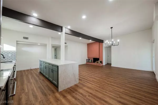 1955 Raindance WAY, Las Vegas, NV 89169