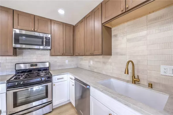 30 Lowery ST, Henderson, NV 89015