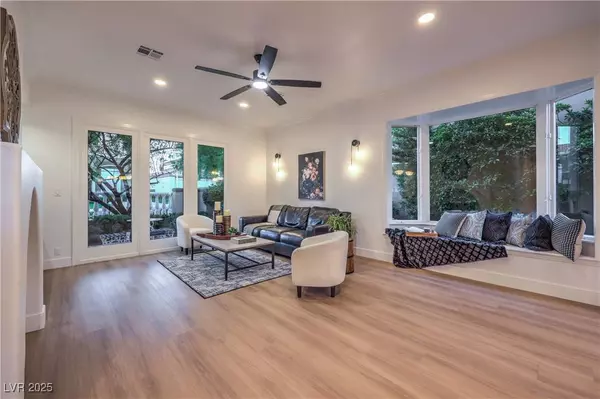 8200 Horseshoe Bend LN, Las Vegas, NV 89113