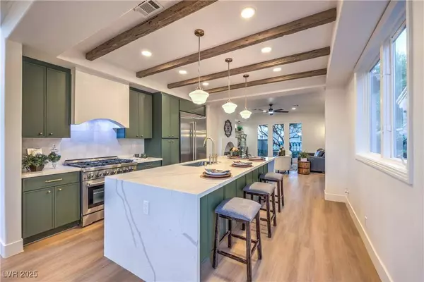 8200 Horseshoe Bend LN, Las Vegas, NV 89113