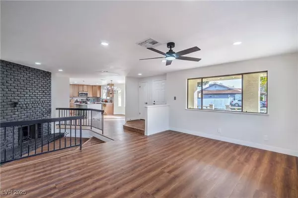 1200 Woodbridge DR, Las Vegas, NV 89108