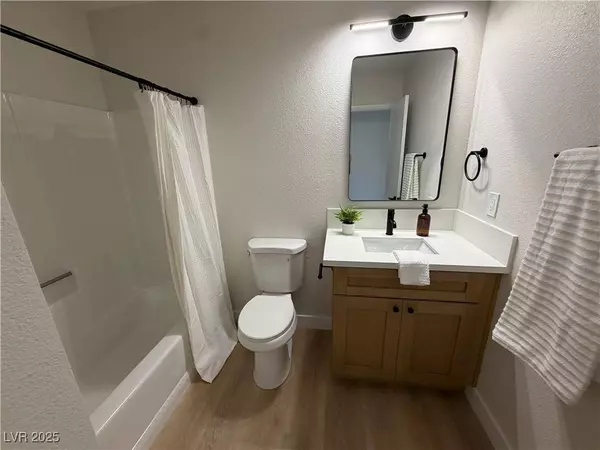 6601 Boxwood LN, Las Vegas, NV 89103