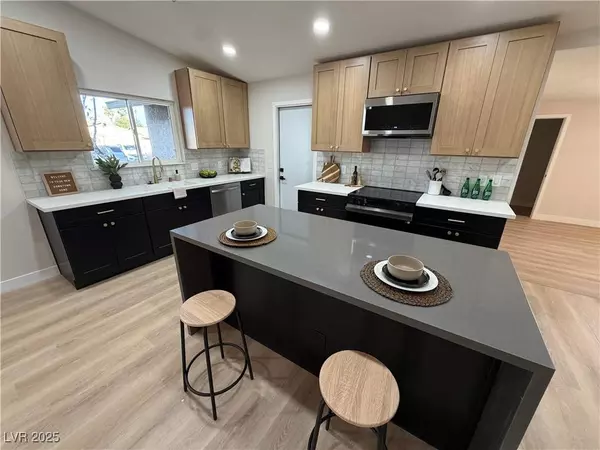 6601 Boxwood LN, Las Vegas, NV 89103