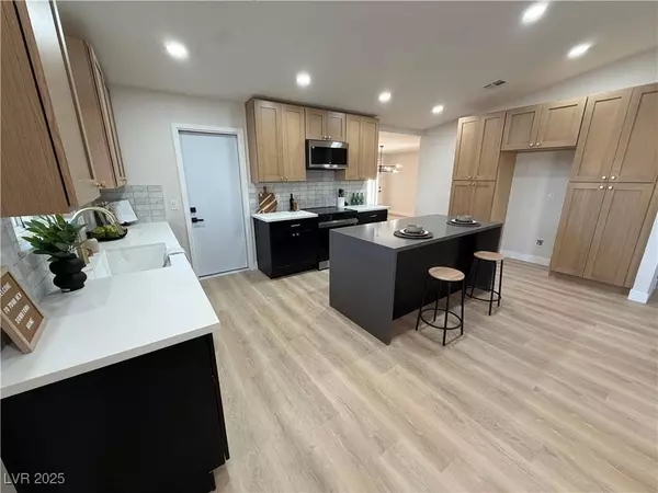 6601 Boxwood LN, Las Vegas, NV 89103