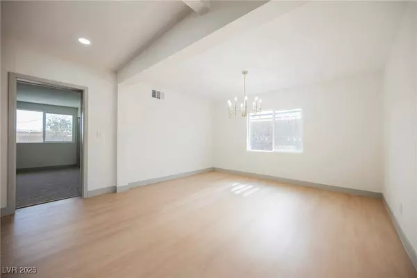 2816 Fort Sumter DR, North Las Vegas, NV 89030