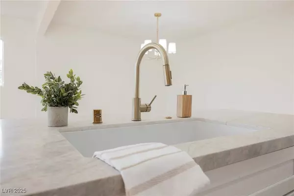 1905 Walker ST, Las Vegas, NV 89106