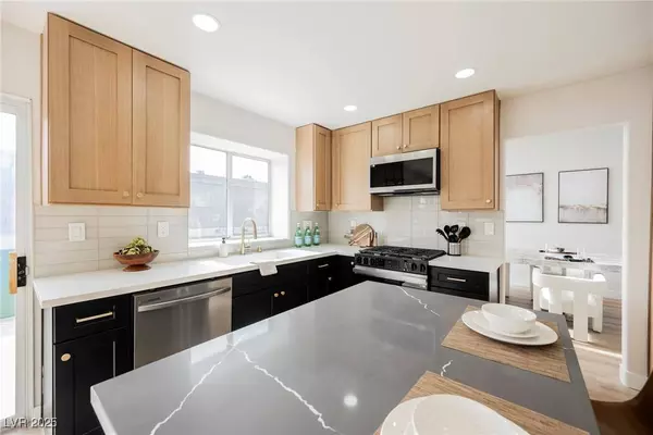 7313 Sunspot DR, Las Vegas, NV 89128