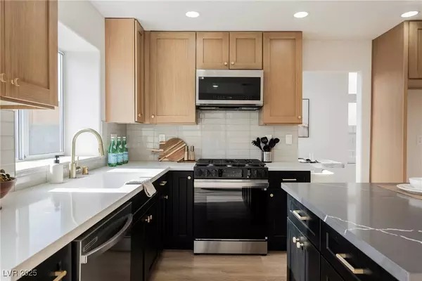 7313 Sunspot DR, Las Vegas, NV 89128