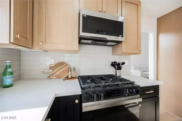 7313 Sunspot DR, Las Vegas, NV 89128