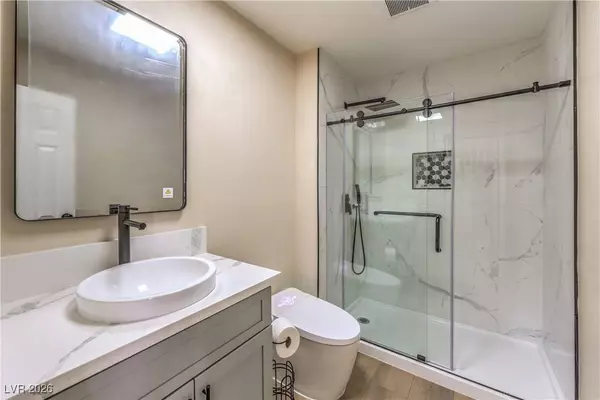 7477 Ullom DR, Las Vegas, NV 89139