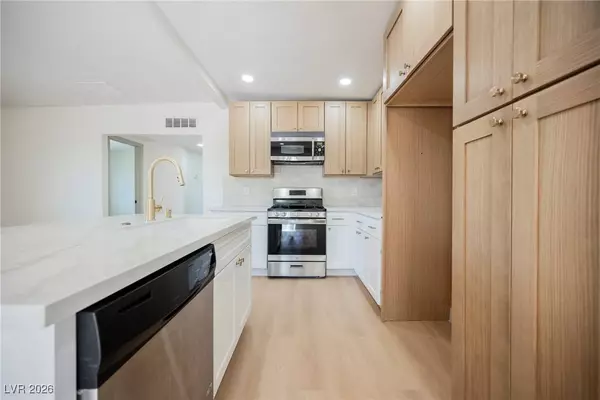 2816 Fort Sumter DR, North Las Vegas, NV 89030