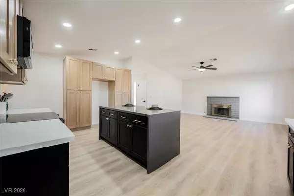 6601 Boxwood LN, Las Vegas, NV 89103