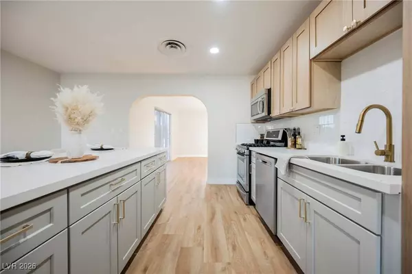 3114 Scarlet Oak AVE, Las Vegas, NV 89104