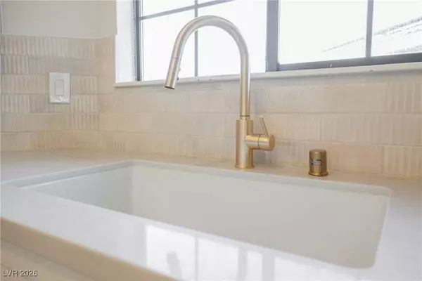 1732 Yellow Rose ST, Las Vegas, NV 89108