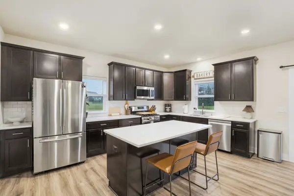 542 Tahoe Ln, Hartford, WI 53027-2086