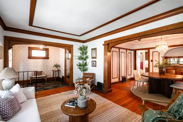 1606 S 82nd St, Milwaukee, WI 53214-4423