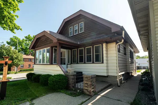 1606 S 82nd St, Milwaukee, WI 53214-4423