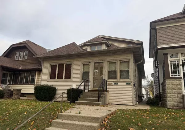 1610 S 82nd St, West Allis, WI 53214