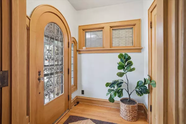 3277 N Humboldt Blvd, Milwaukee, WI 53212