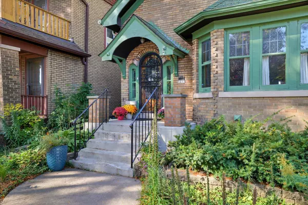 3277 N Humboldt Blvd, Milwaukee, WI 53212