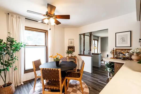 1704 Mohawk Ln, Waukesha, WI 53186