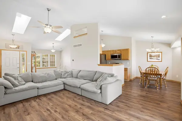 432 Hickory St, Belgium, WI 53004