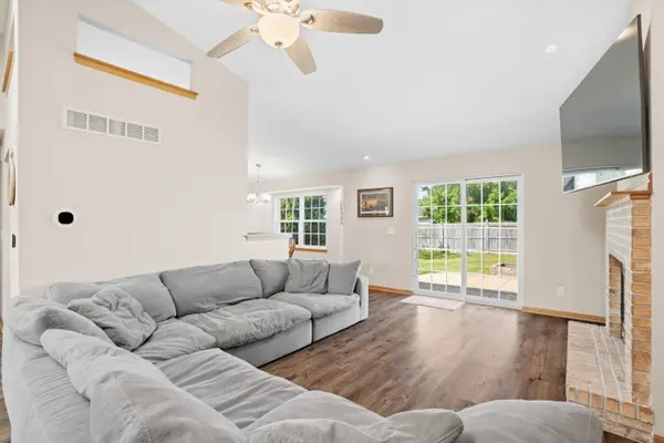 432 Hickory St, Belgium, WI 53004
