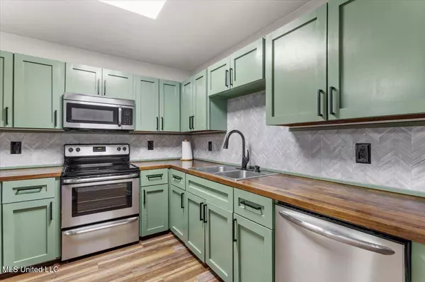 115 Rolling Woods Road, Lucedale, MS 39452