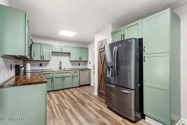 115 Rolling Woods Road, Lucedale, MS 39452