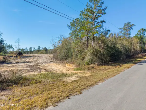 Country Hill Road, Lucedale, MS 39452