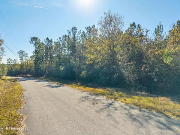 Country Hill Road, Lucedale, MS 39452