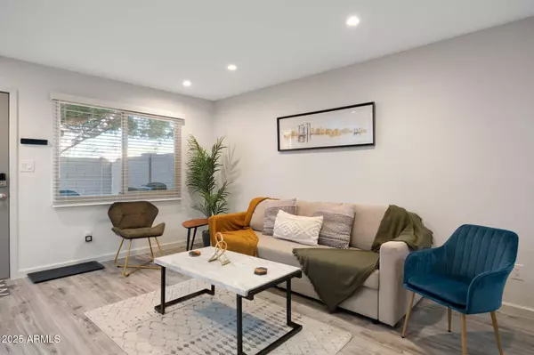 948 S ALMA SCHOOL Road #3, Mesa, AZ 85210