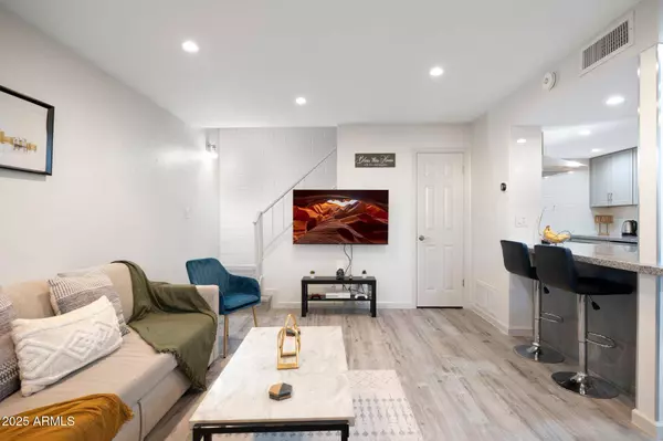 948 S ALMA SCHOOL Road #3, Mesa, AZ 85210