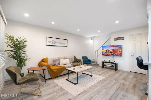 948 S ALMA SCHOOL Road #3, Mesa, AZ 85210