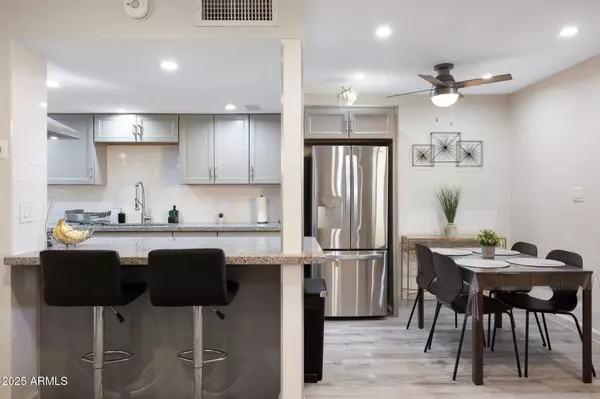 948 S ALMA SCHOOL Road #3, Mesa, AZ 85210