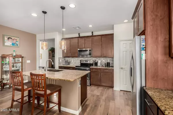 18263 W CEDARWOOD Lane, Goodyear, AZ 85338