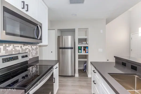 8888 N 47TH Avenue #212, Glendale, AZ 85302