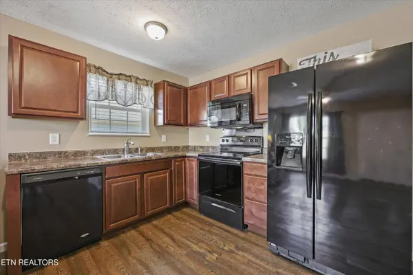 1702 Watauga St, Sevierville, TN 37876