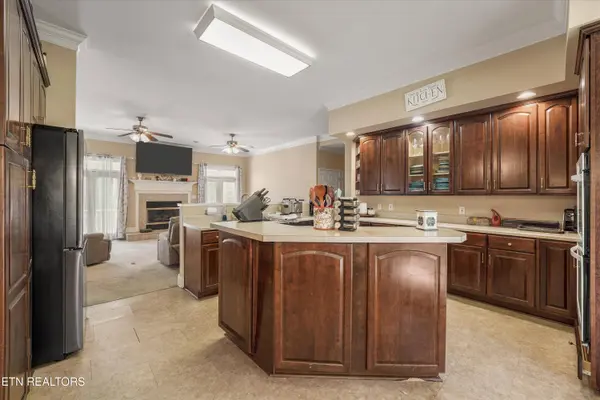 117 Cooper Rd, Tallassee, TN 37878