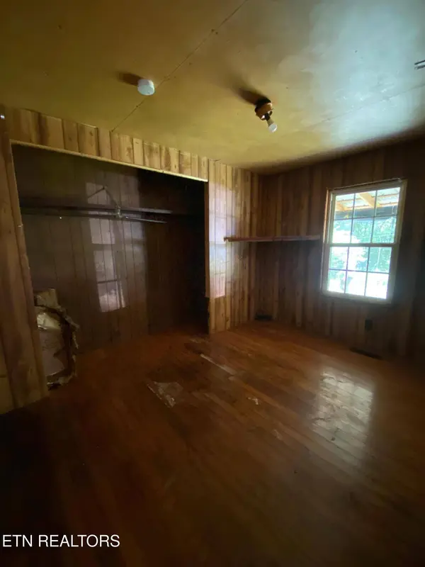 129 Shields Branch Rd, Tellico Plains, TN 37385