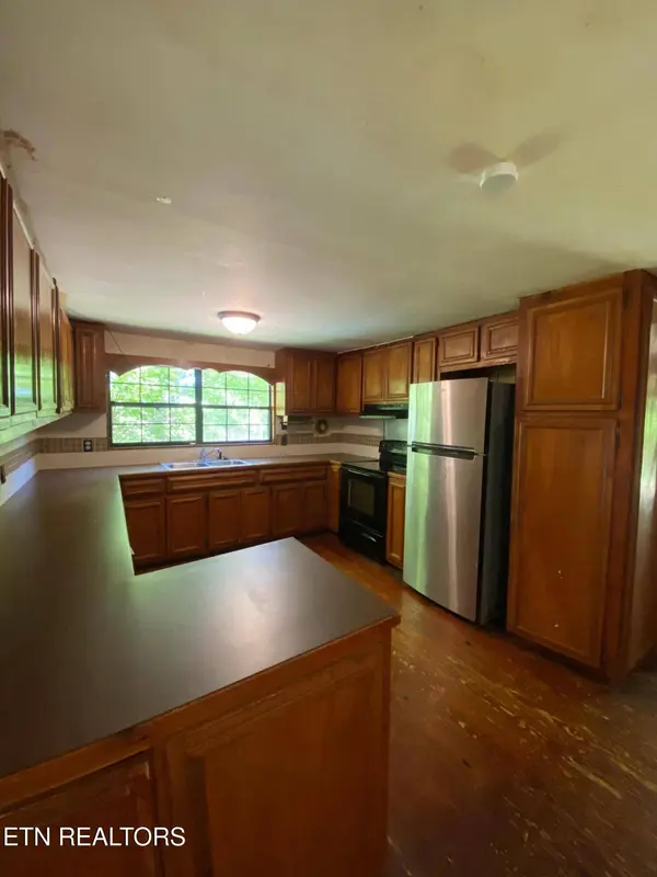 129 Shields Branch Rd, Tellico Plains, TN 37385